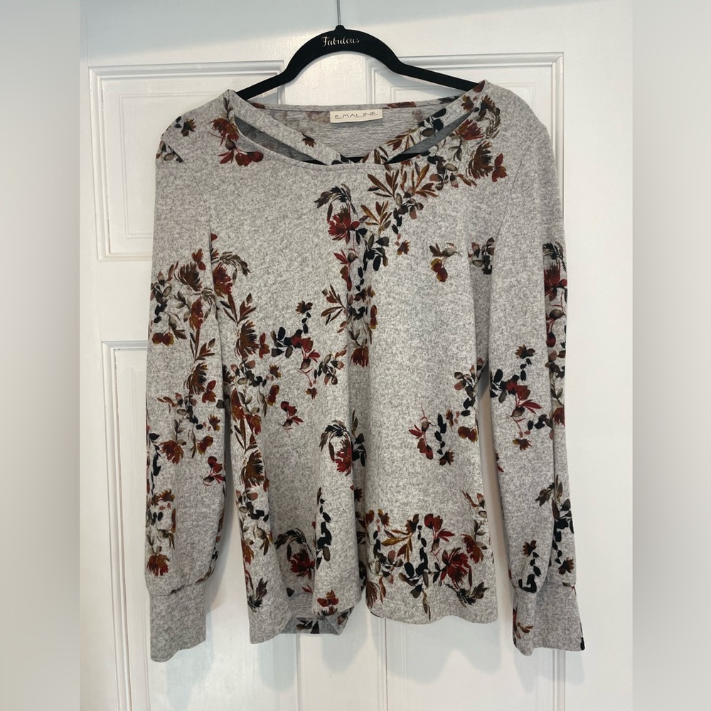 *5/$20 or 3/$15* Grey Floral Sweater